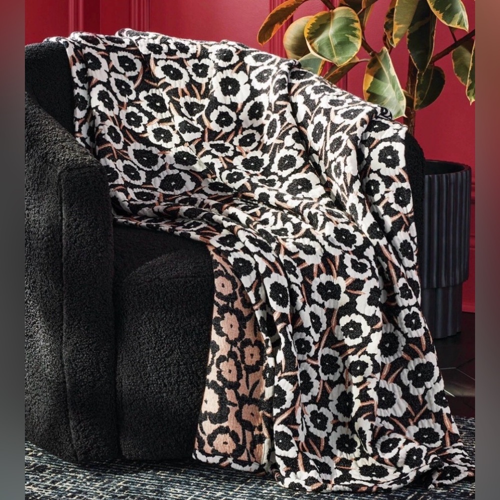 Diane Von Furstenberg 50x60 Poppy Throw NWOT